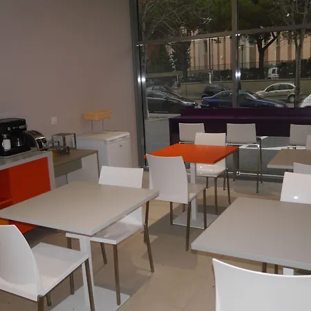 Montempo Apparthotel Marseille Centre Euromed-2